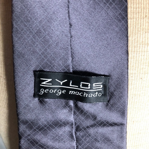 Mens Gray Tie. George Machado. - Picture 3 of 3